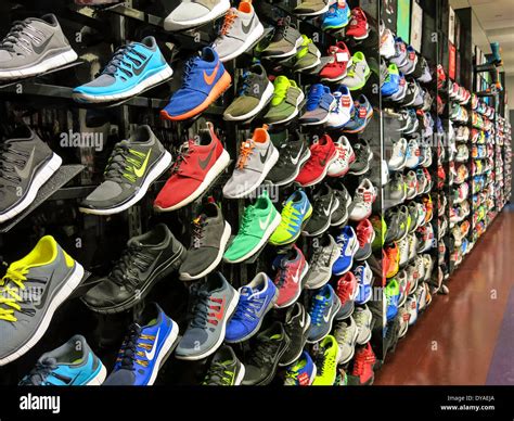 are footlockers real shoes